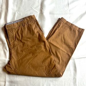 Tommy Hilfiger Men’s Business Casual Dress Pants Color Khaki Size 44/32